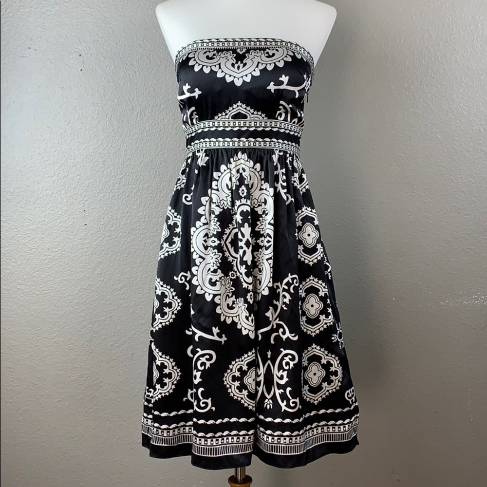 WHBM black and white 100% silk satin paisley print strapless dress